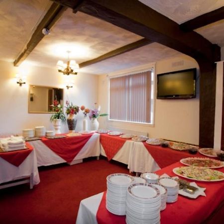 Hawthorn Hotel Radcliffe Buitenkant foto