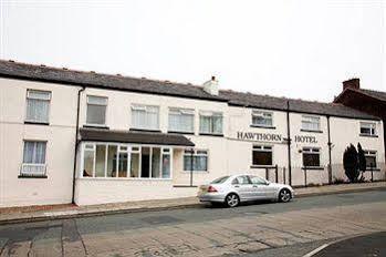 Hawthorn Hotel Radcliffe Buitenkant foto