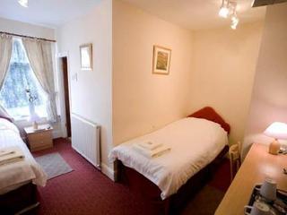 Hawthorn Hotel Radcliffe Buitenkant foto