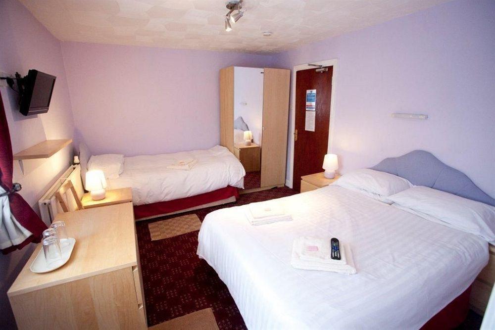Hawthorn Hotel Radcliffe Buitenkant foto