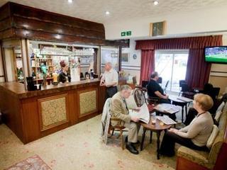 Hawthorn Hotel Radcliffe Buitenkant foto