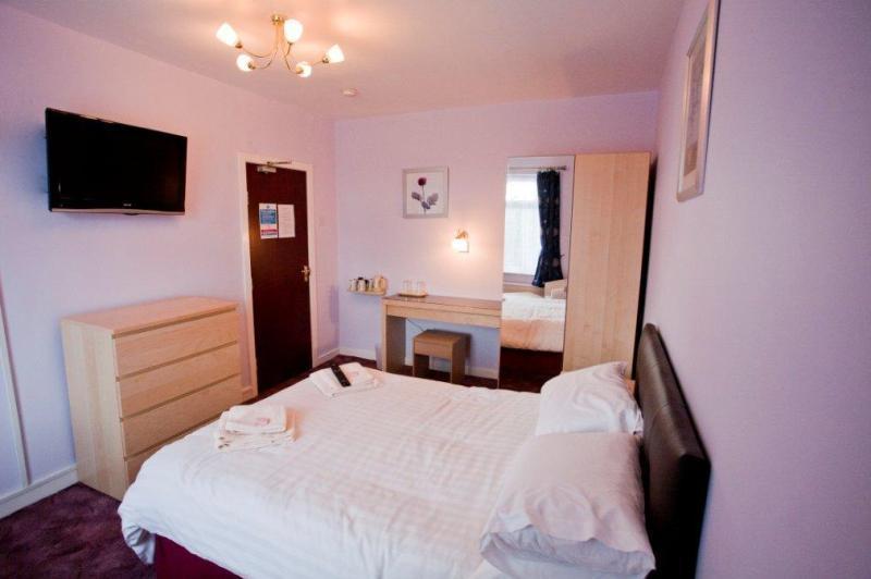 Hawthorn Hotel Radcliffe Buitenkant foto